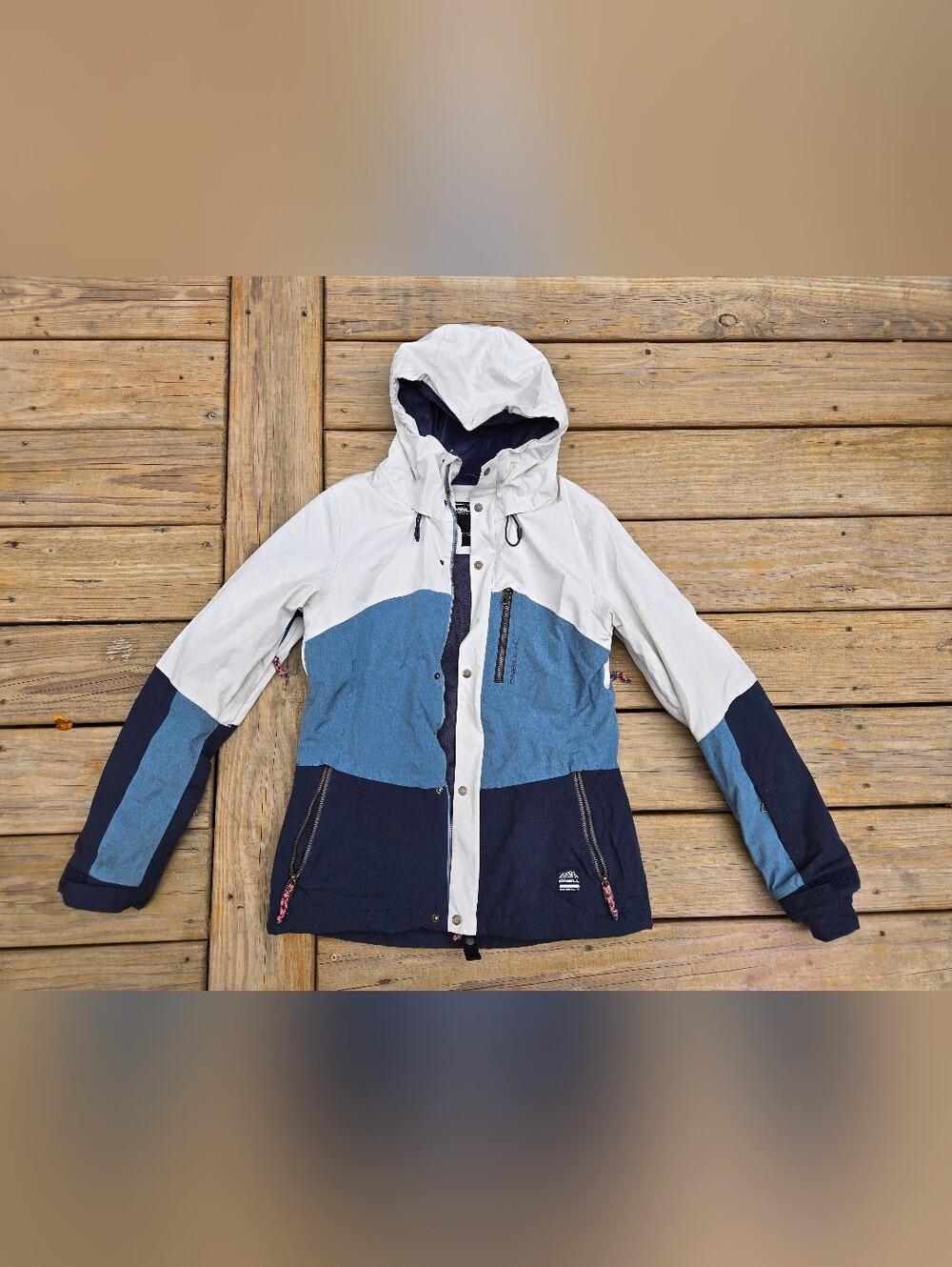 O'Neill Womens Colorblock Hooded Snowboarding Jacket in White/Blue/Navy